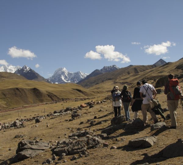 Andean trekking in Peru | Las ventajas de las excursiones exclusivas en grupos pequeños – Andean Lodges